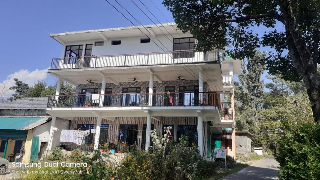 Mohinder & Mohindra Home Stay Bīr Zewnętrze zdjęcie
